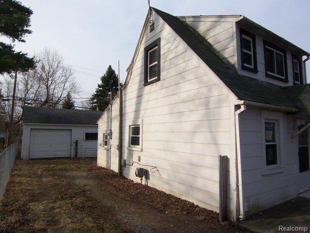 3171 West Auburn Road Rochester, MI 48309 - Photo 3 of 10 Driveway.jpg