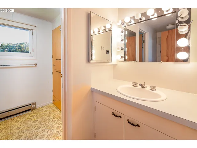 $410,000 | 1090 Nyssa Street, Junction City, OR 97448