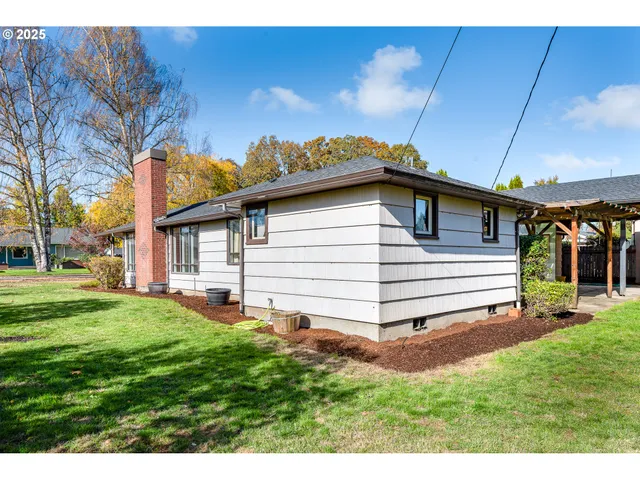 $410,000 | 1090 Nyssa Street, Junction City, OR 97448