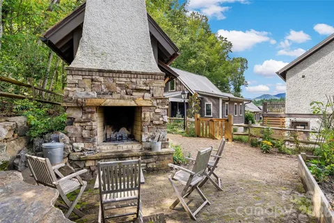 $610,000 | 9 Fay Jones Lane, Black Mountain, NC 28711