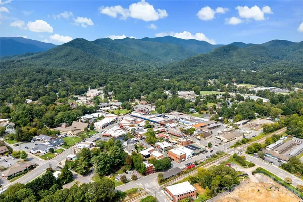 $610,000 | 9 Fay Jones Lane, Black Mountain, NC 28711