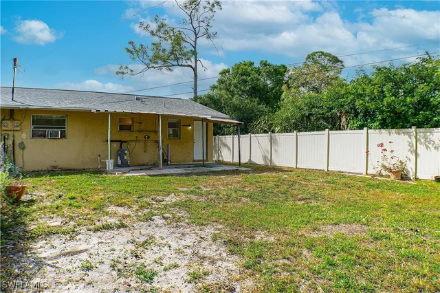 $1,350 | 19091 Holly Road, Fort Myers, FL 33967
