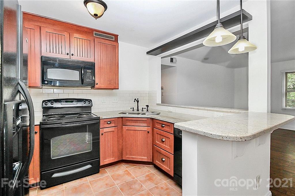 4921 Park Road, Unit D Charlotte, NC 28209 - Photo 11 of 21 Gallery Image 11