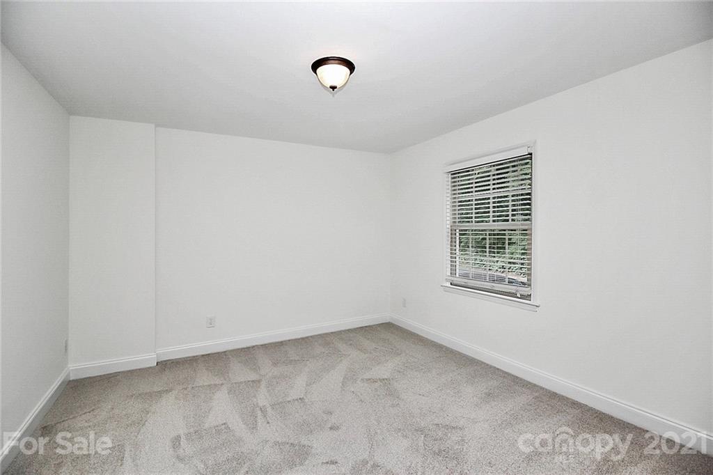 4921 Park Road, Unit D Charlotte, NC 28209 - Photo 14 of 21 Gallery Image 14