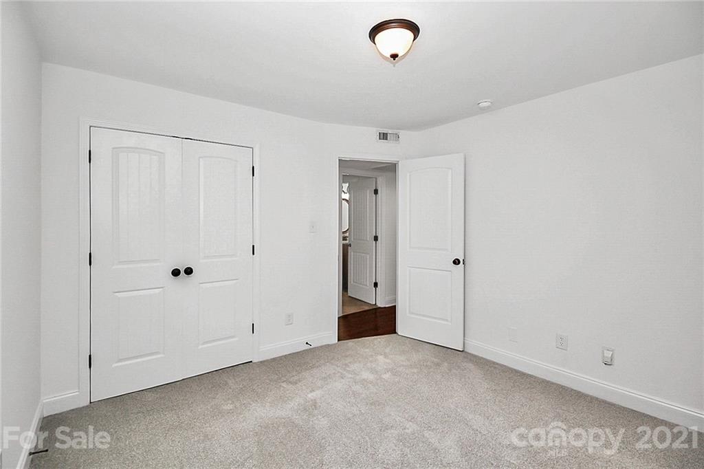 4921 Park Road, Unit D Charlotte, NC 28209 - Photo 18 of 21 Gallery Image 18