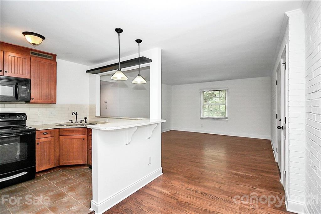 4921 Park Road, Unit D Charlotte, NC 28209 - Photo 4 of 21 Gallery Image 4