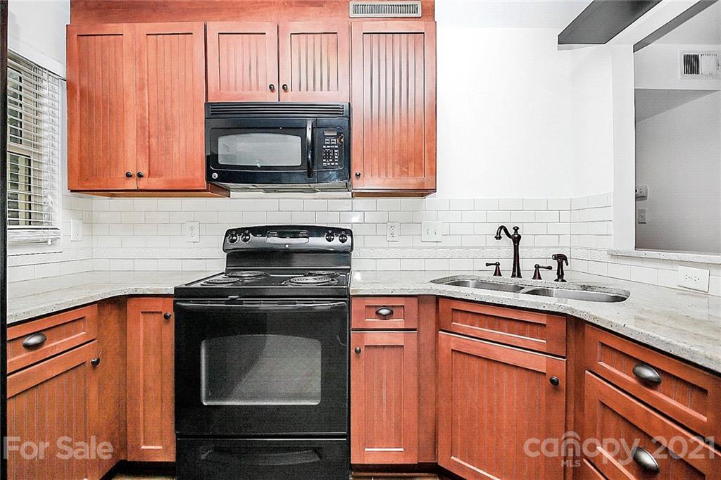 4921 Park Road, Unit D Charlotte, NC 28209 - Photo 8 of 21 Gallery Image 8