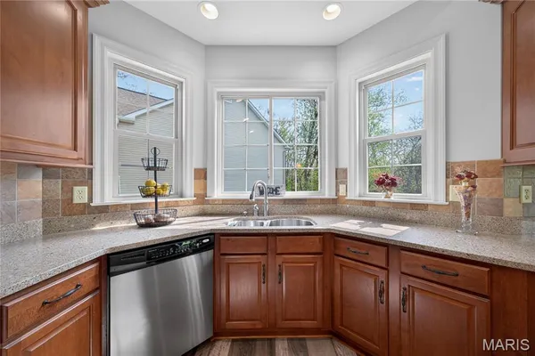 $749,900 | 16 Charlemagne Court, Lake St. Louis, MO 63367