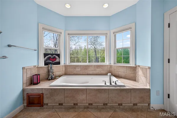 $749,900 | 16 Charlemagne Court, Lake St. Louis, MO 63367