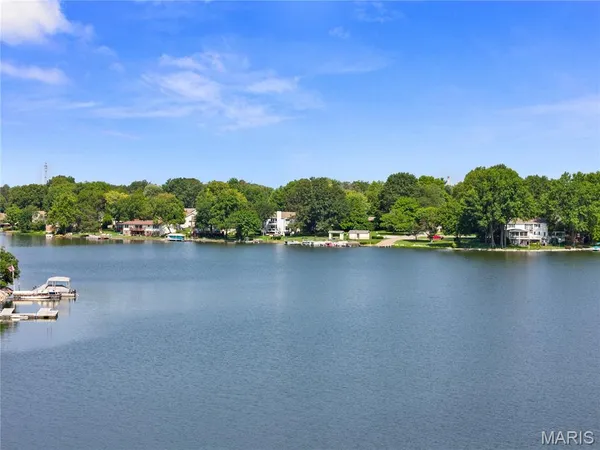 $749,900 | 16 Charlemagne Court, Lake St. Louis, MO 63367