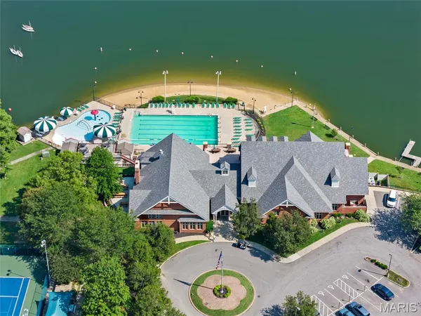 $749,900 | 16 Charlemagne Court, Lake St. Louis, MO 63367