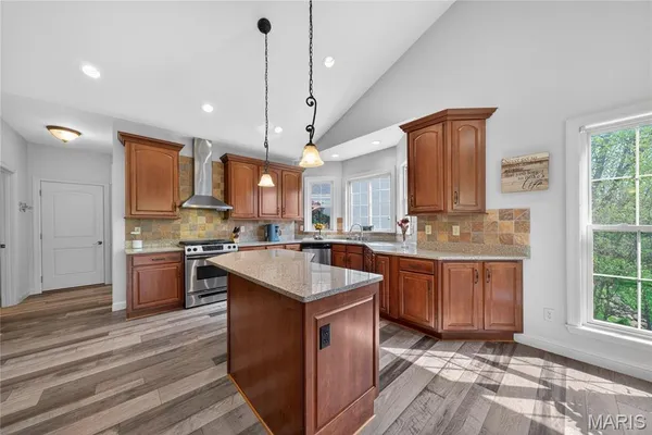 $749,900 | 16 Charlemagne Court, Lake St. Louis, MO 63367