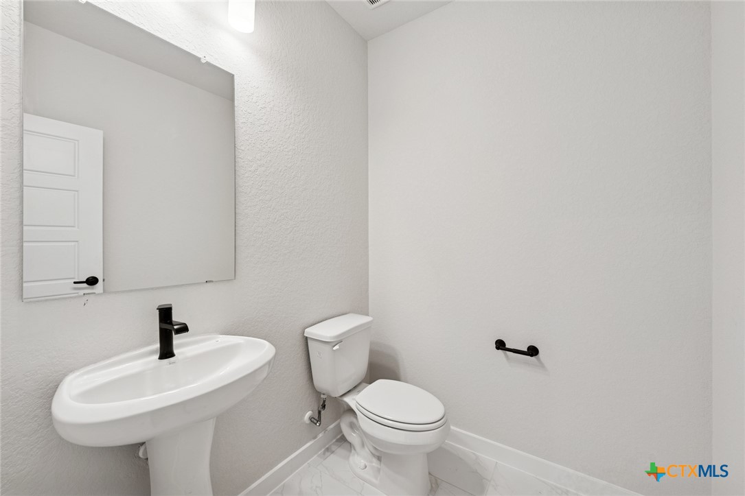 129 Radnor Road New Braunfels, TX 78130 - Photo 4 of 17