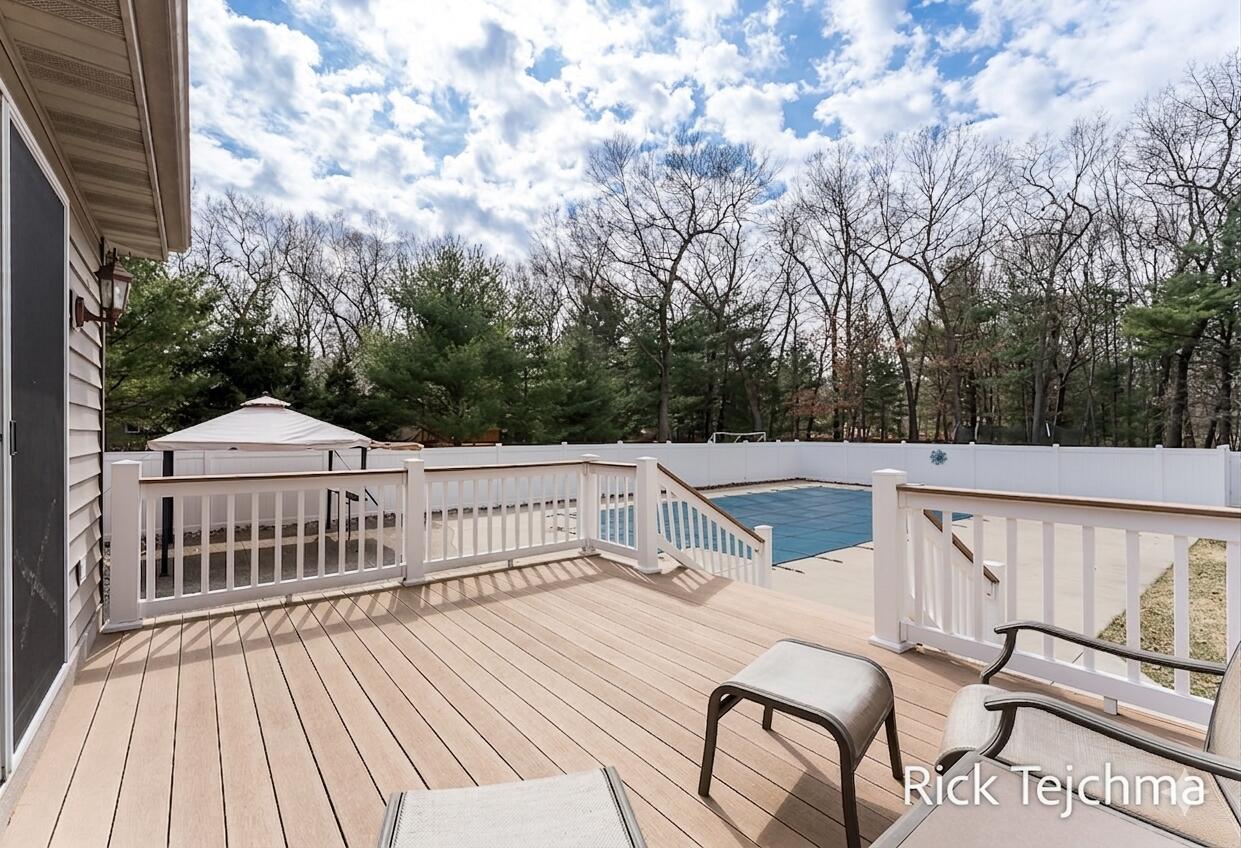 2055 Rambling Oak Drive Muskegon, MI 49445 - Photo 12 of 75 12