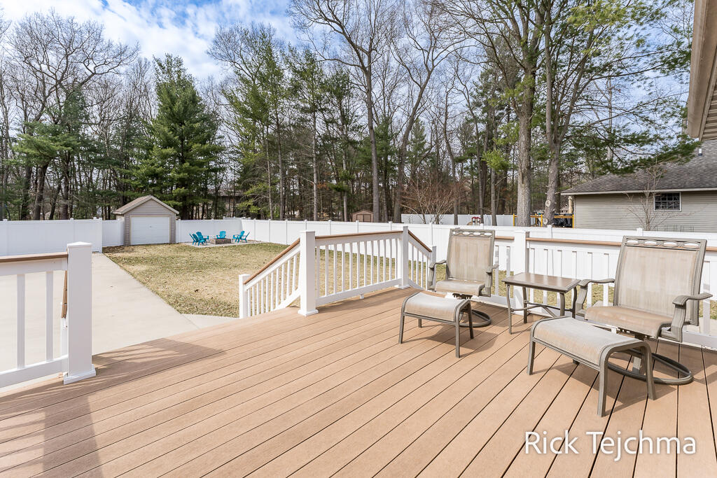 2055 Rambling Oak Drive Muskegon, MI 49445 - Photo 14 of 75 14