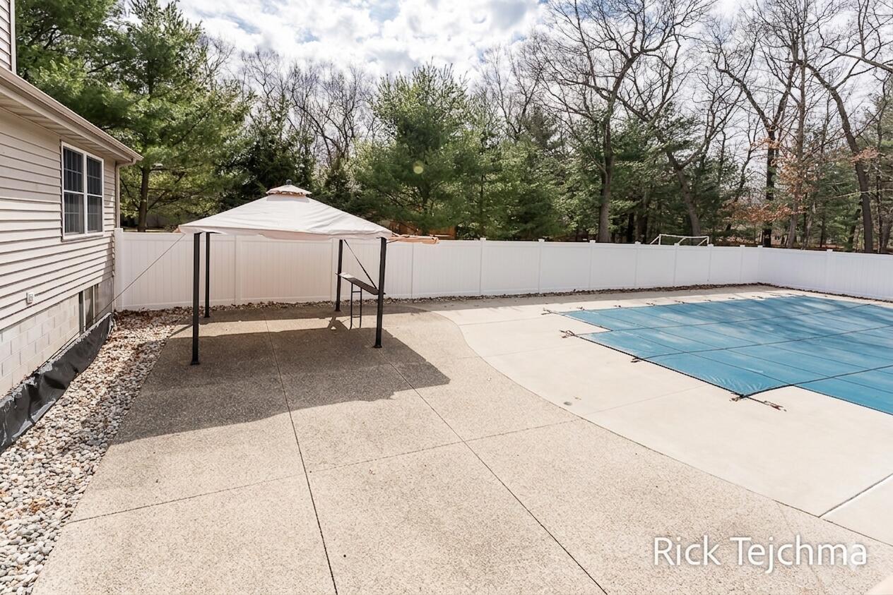 2055 Rambling Oak Drive Muskegon, MI 49445 - Photo 17 of 75 17