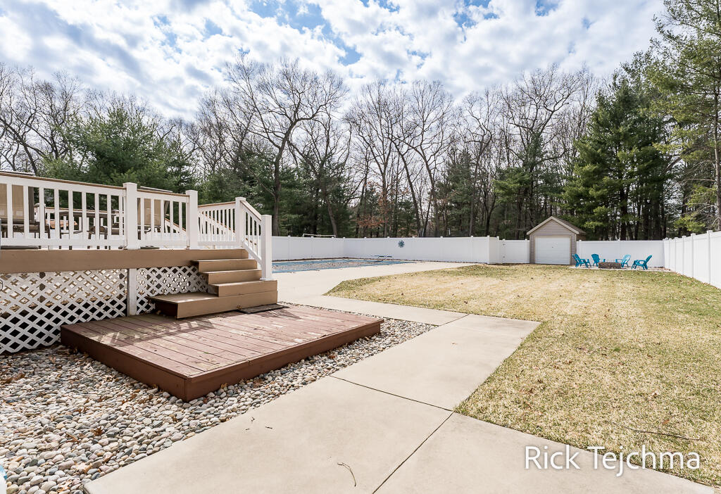 2055 Rambling Oak Drive Muskegon, MI 49445 - Photo 20 of 75 20