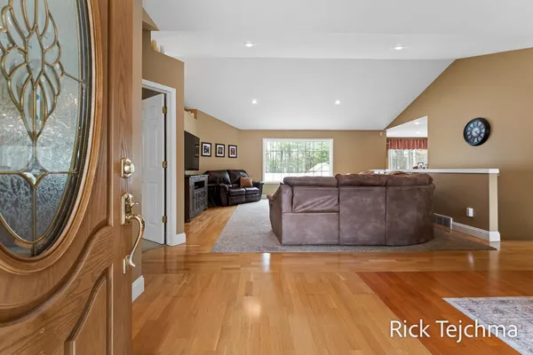 $514,900 | 2055 Rambling Oak Drive, Muskegon, MI 49445