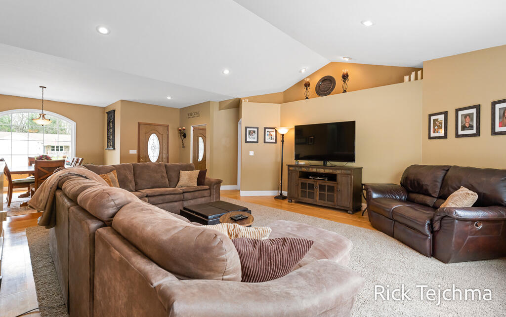 2055 Rambling Oak Drive Muskegon, MI 49445 - Photo 31 of 75 31