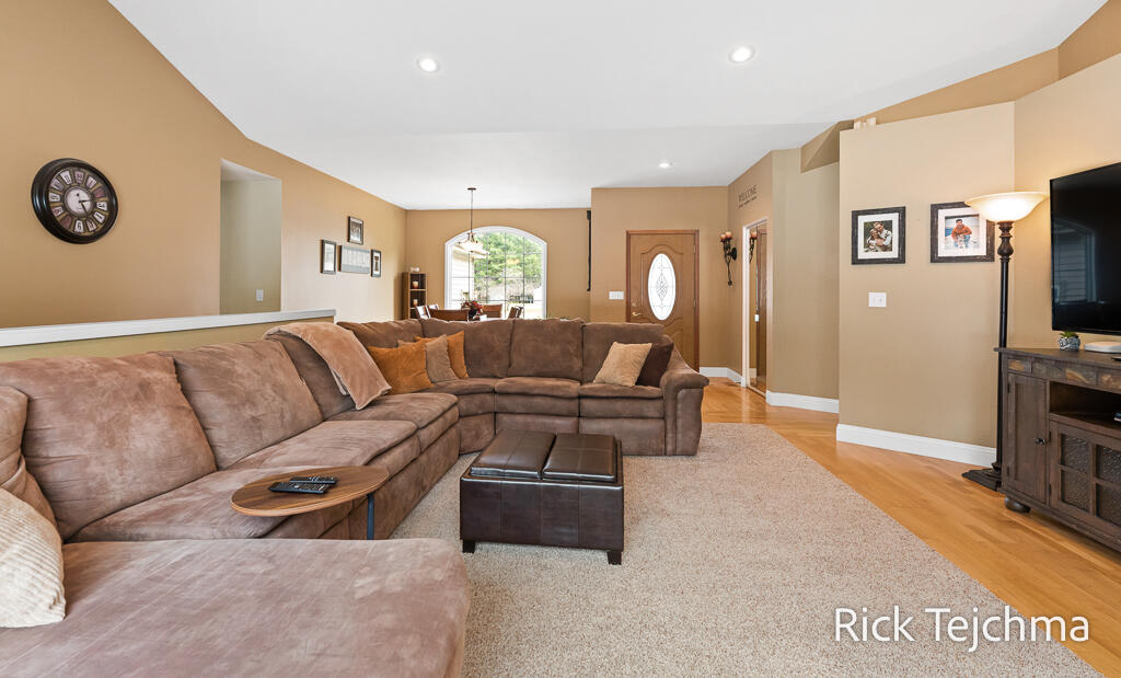 2055 Rambling Oak Drive Muskegon, MI 49445 - Photo 32 of 75 32