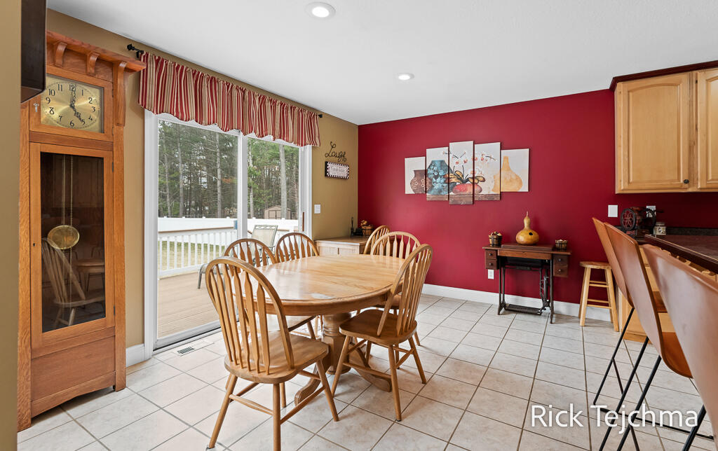 2055 Rambling Oak Drive Muskegon, MI 49445 - Photo 36 of 75 36