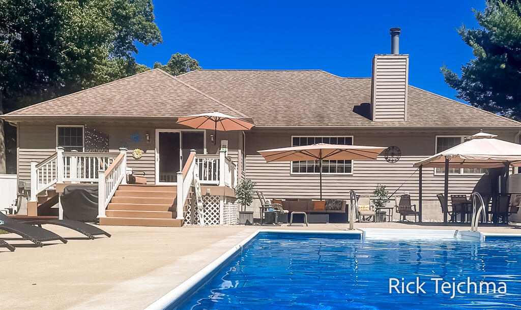 2055 Rambling Oak Drive Muskegon, MI 49445 - Photo 4 of 75 4