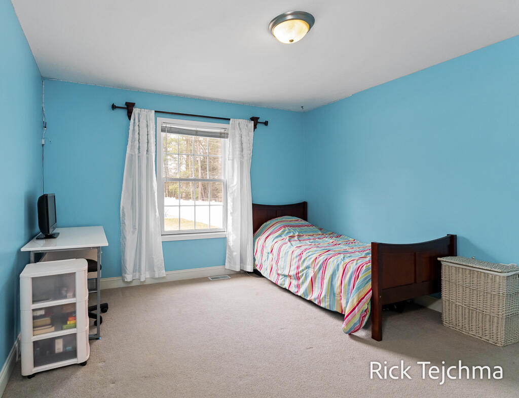 2055 Rambling Oak Drive Muskegon, MI 49445 - Photo 46 of 75 46