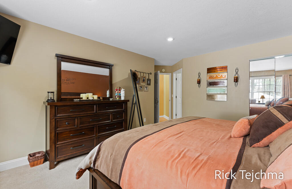 2055 Rambling Oak Drive Muskegon, MI 49445 - Photo 49 of 75 49