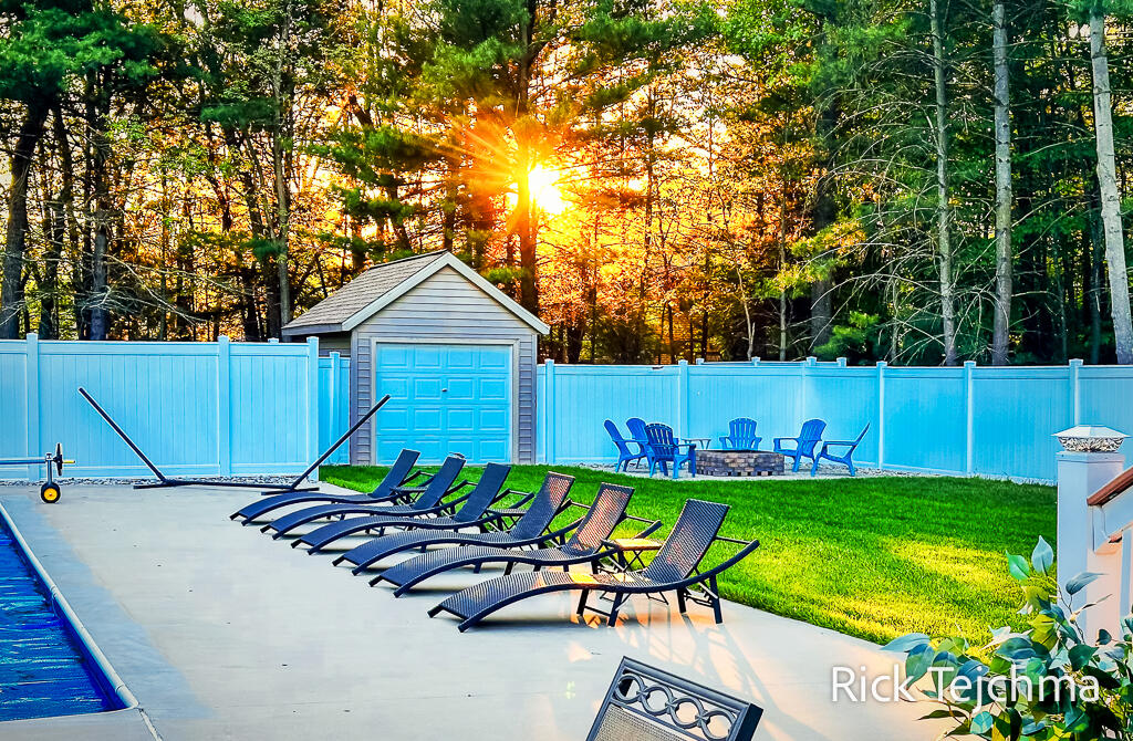 2055 Rambling Oak Drive Muskegon, MI 49445 - Photo 5 of 75 5