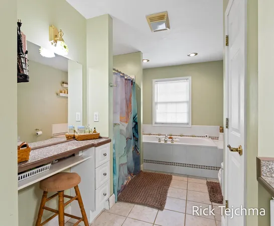 $514,900 | 2055 Rambling Oak Drive, Muskegon, MI 49445