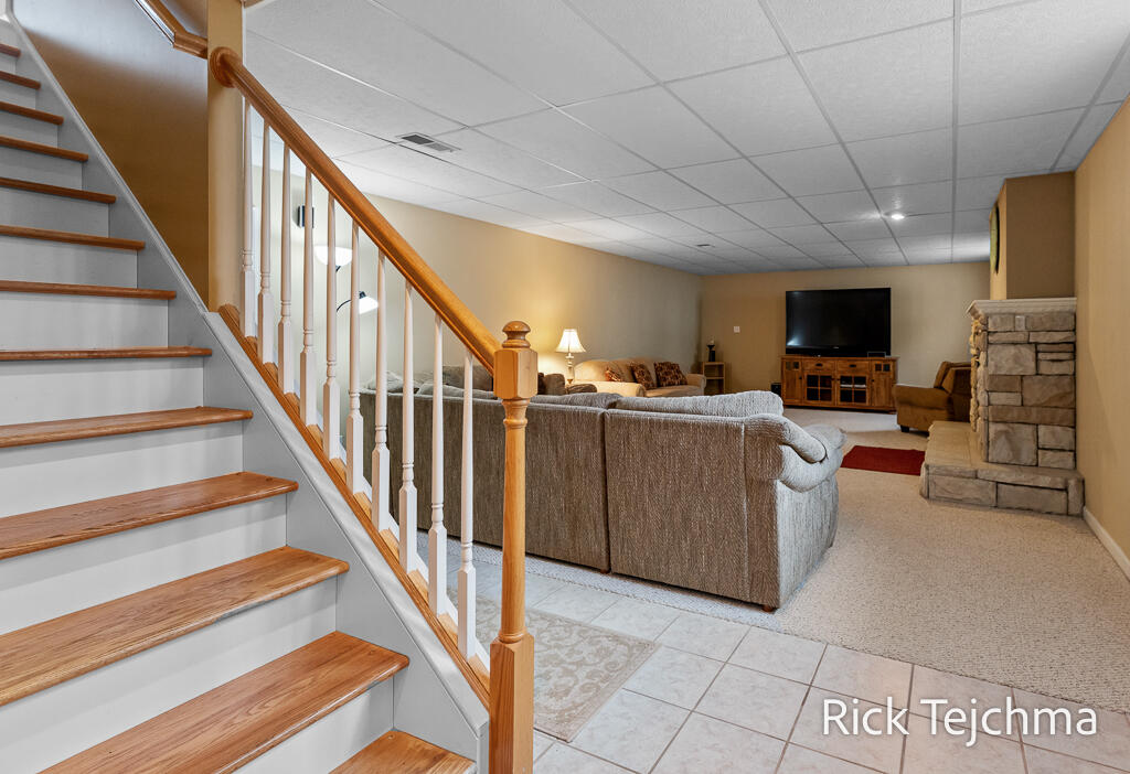 2055 Rambling Oak Drive Muskegon, MI 49445 - Photo 54 of 75 54
