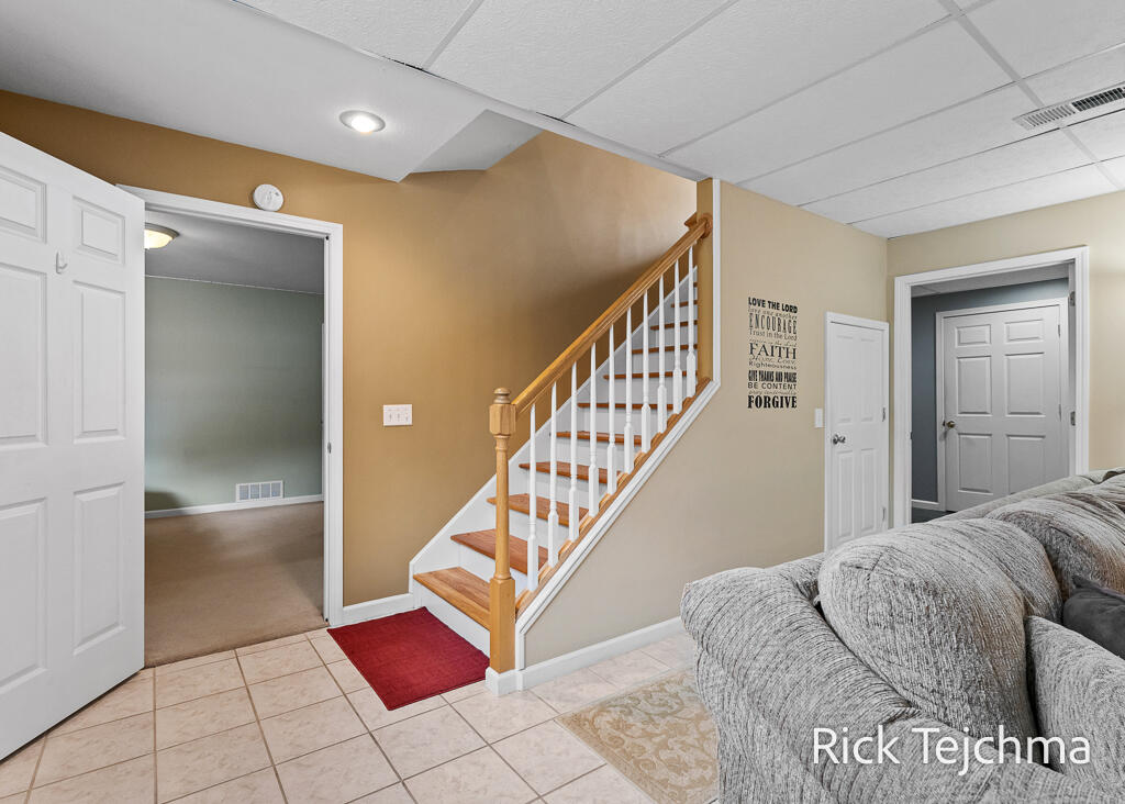 2055 Rambling Oak Drive Muskegon, MI 49445 - Photo 55 of 75 55