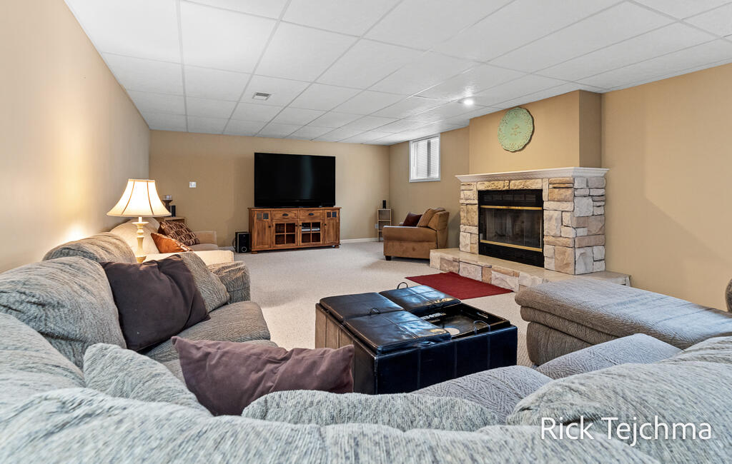 2055 Rambling Oak Drive Muskegon, MI 49445 - Photo 56 of 75 56