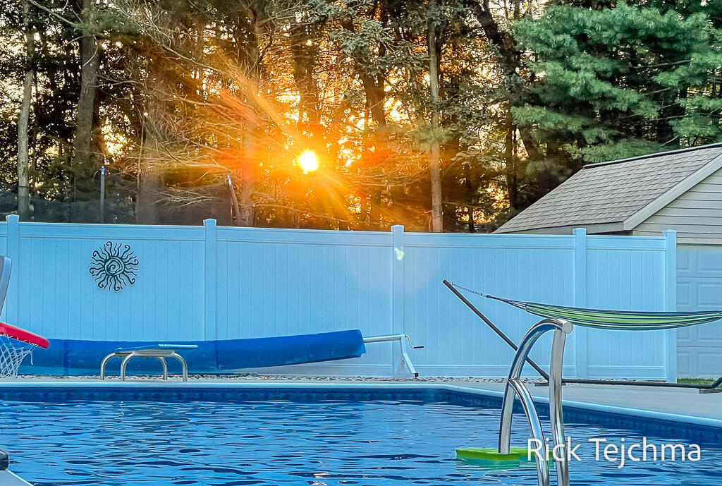 2055 Rambling Oak Drive Muskegon, MI 49445 - Photo 8 of 75 8