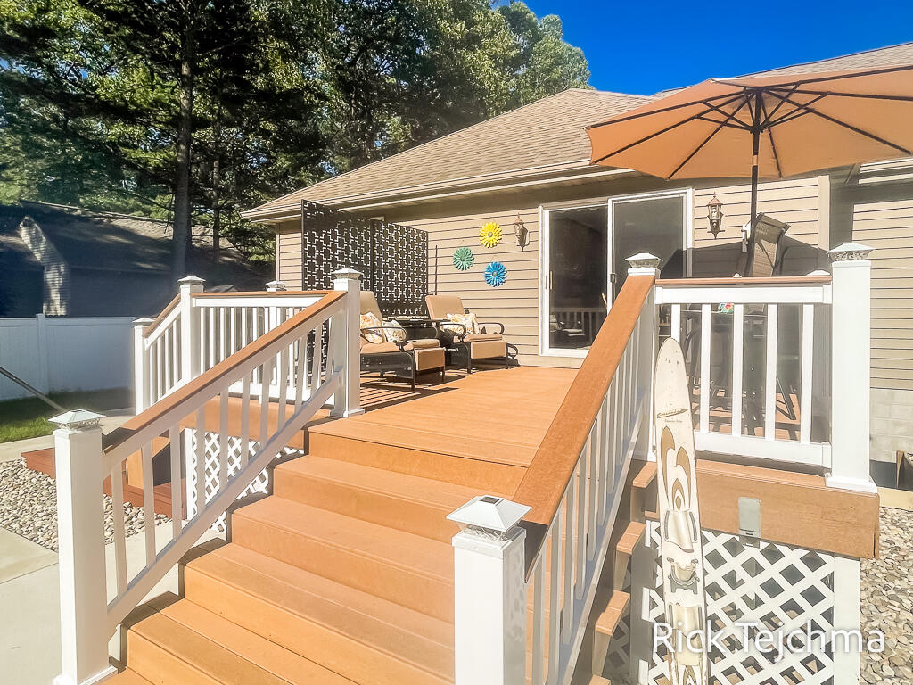 2055 Rambling Oak Drive Muskegon, MI 49445 - Photo 9 of 75 9