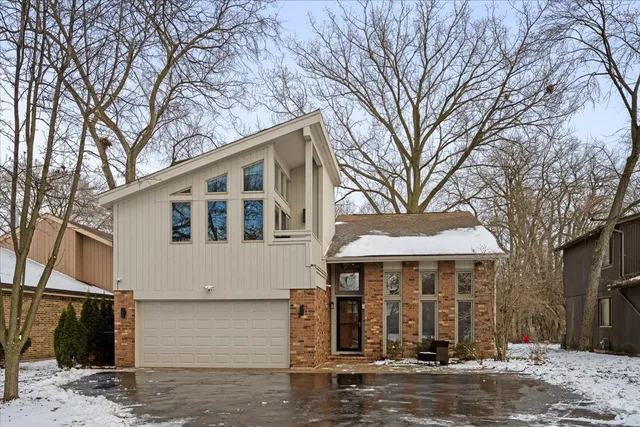 $975,000 | 1517 Landwehr Road, Northbrook, IL 60062