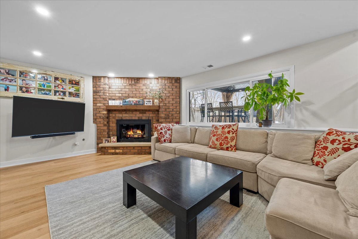 1517 Landwehr Road Northbrook, IL 60062 - Photo 12 of 39