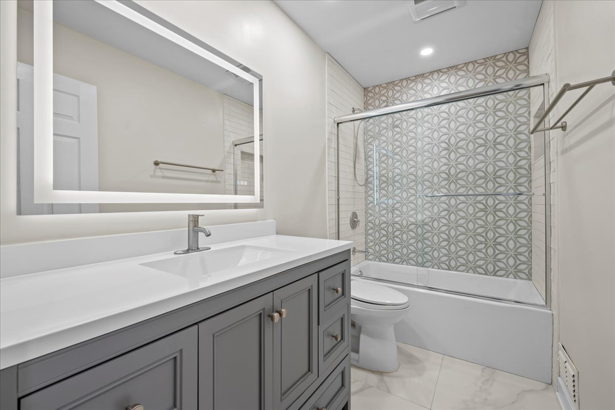 1517 Landwehr Road Northbrook, IL 60062 - Photo 25 of 39