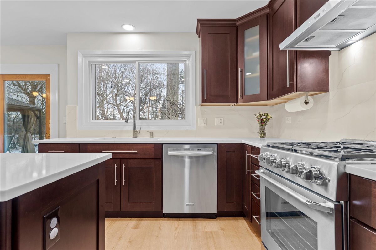 1517 Landwehr Road Northbrook, IL 60062 - Photo 10 of 39