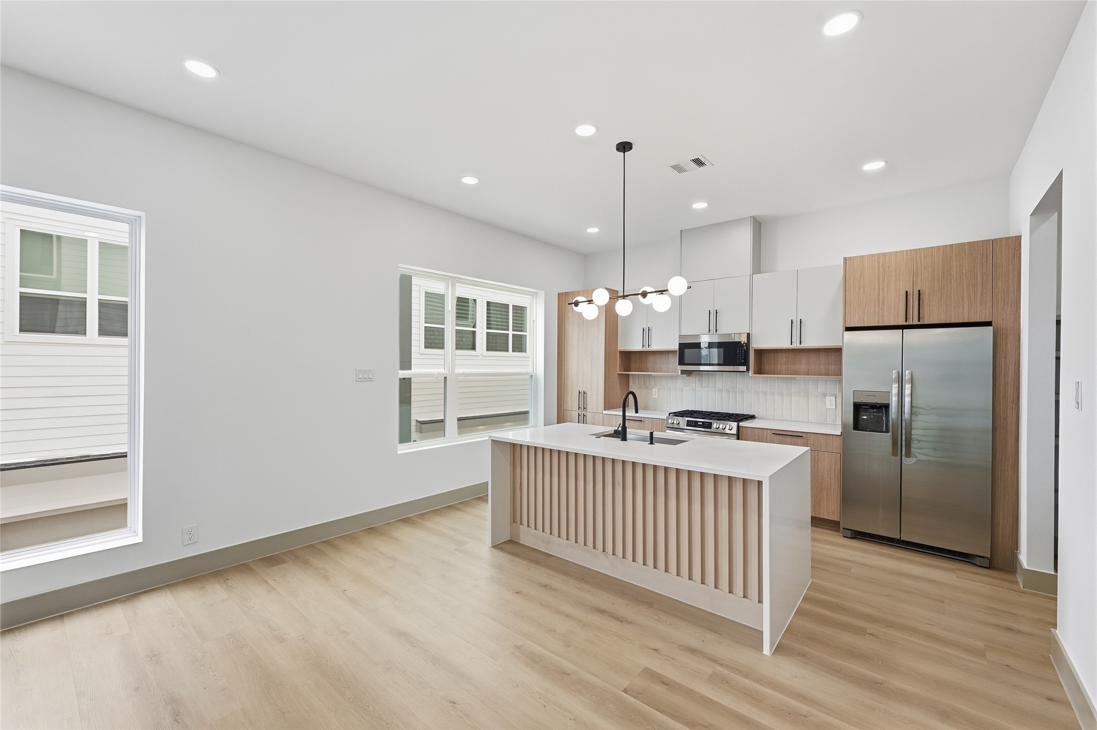 2953 Delafield Street Houston, TX 77023 - Photo 16 of 42 Kitchen and Dining