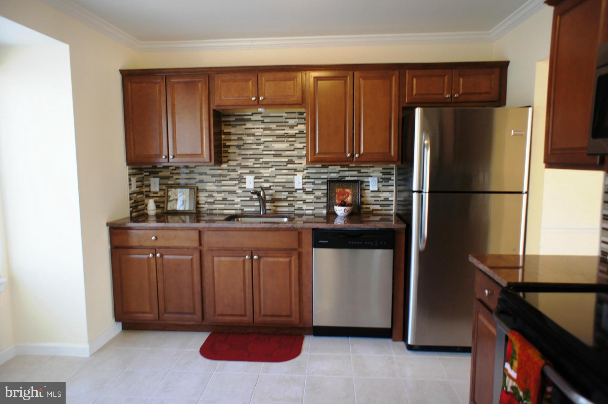 9609 Horizon Run Road, Unit 3E Gaithersburg, MD 20886 - Photo 3 of 18 Kitchen