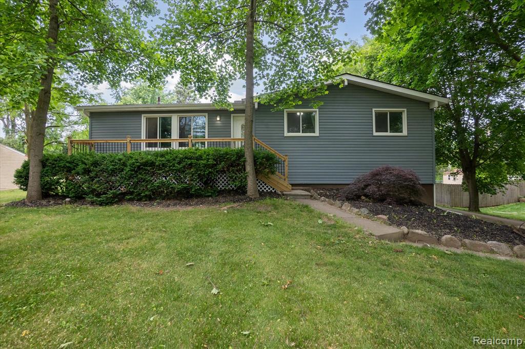 2844 East Rose Center Road Highland, MI 48356 - Photo 3 of 46 Gallery Image 3