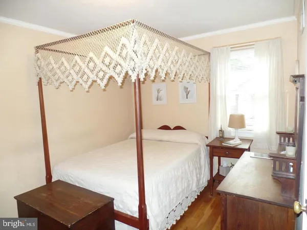 $3,600 | 1821 Pimmit Drive, Falls Church, VA 22043