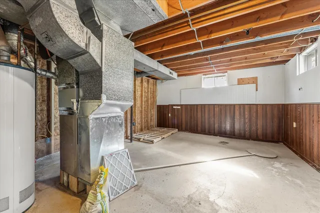 a view of a storage & utility room