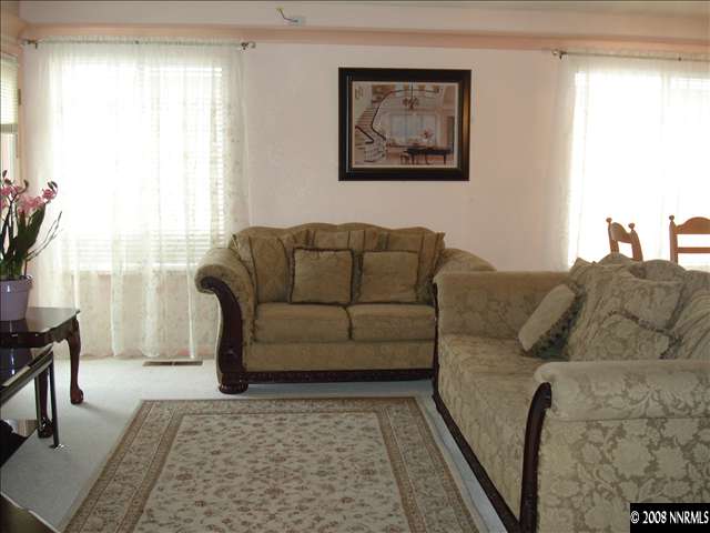 4492 Creekside Circle Reno, NV 89502 - Photo 8 of 9 Photo 8