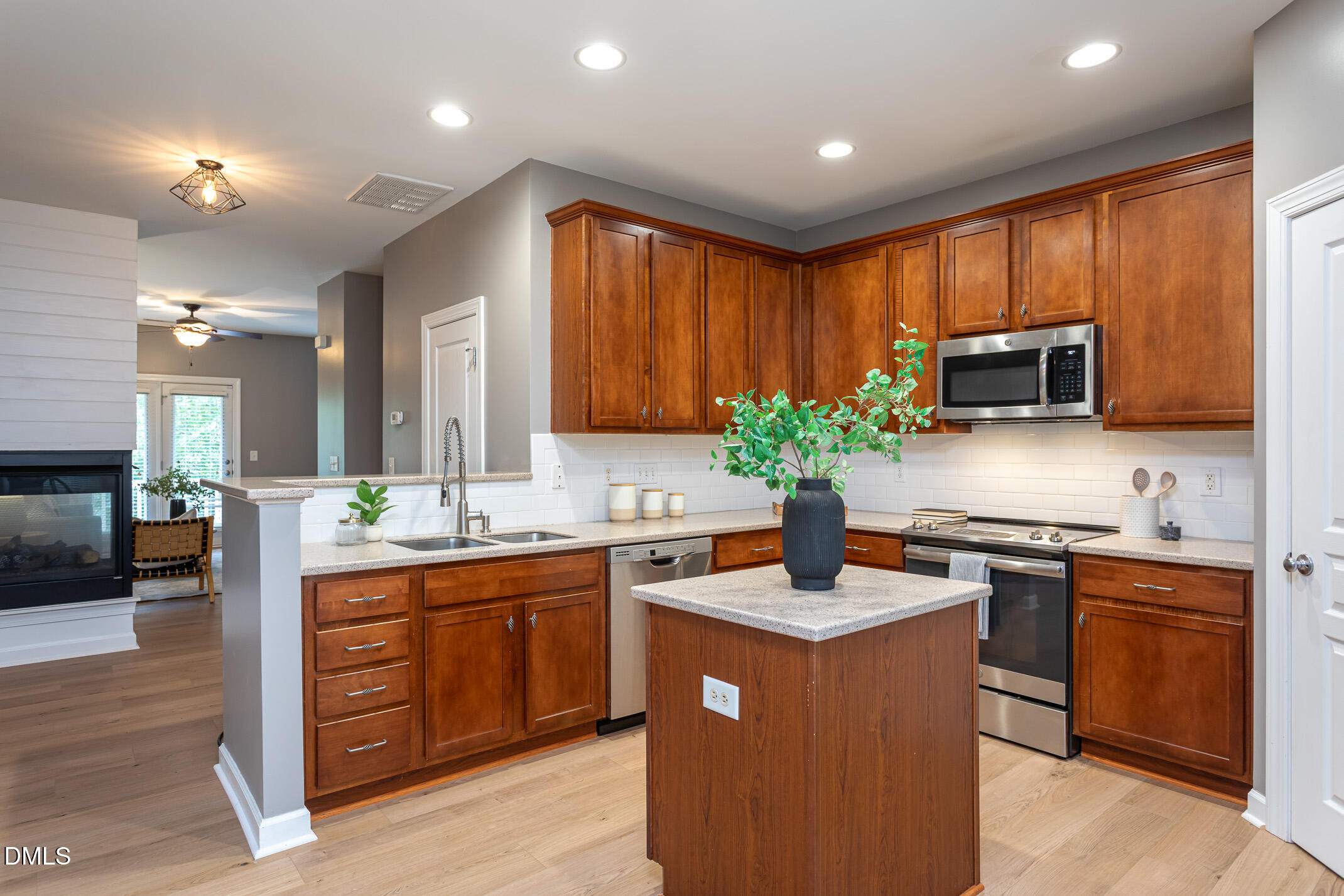 8719 Cypress Grove Run Raleigh, NC 27612 - Photo 5 of 13 vore-8719-cypress-grove-run-0091525-13