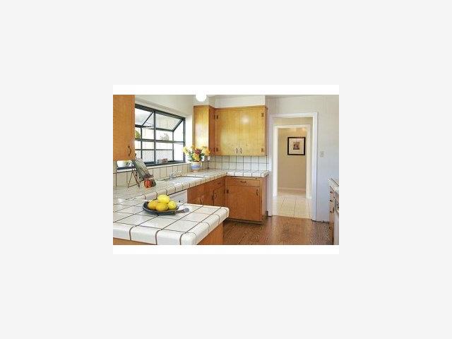 831 Wilmington Road San Mateo, CA 94402 - Photo 4 of 8
