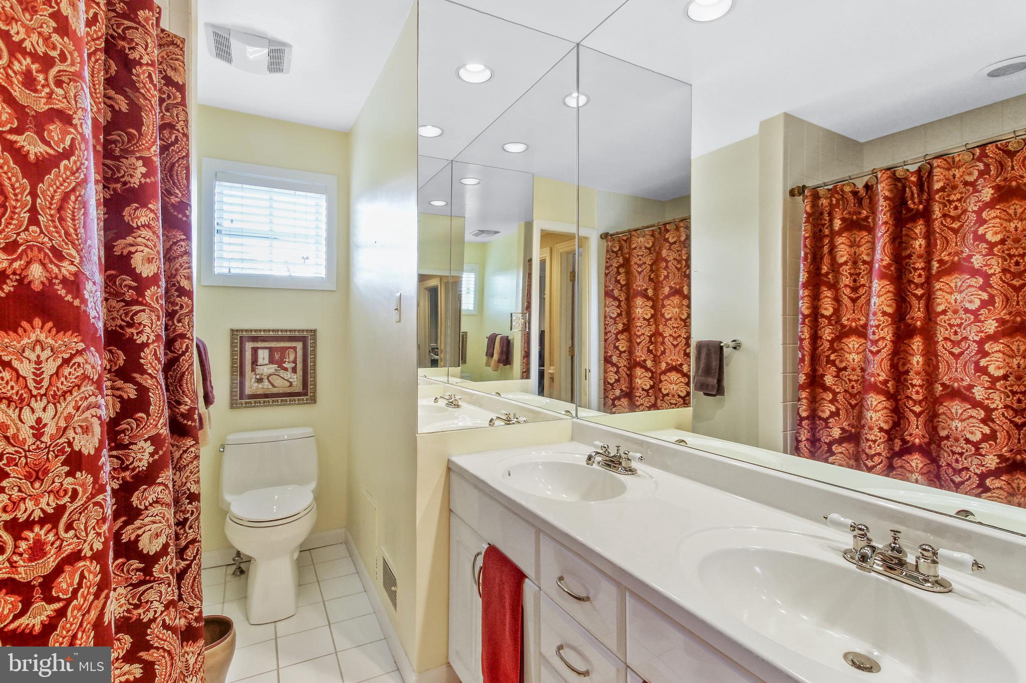 3430 Birch Hollow Road Baltimore, MD 21208 - Photo 19 of 30 Bathroom