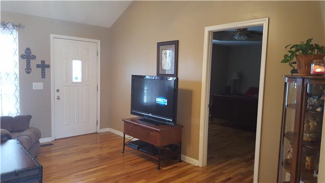 510 North Harris Road Portland, TN 37148 - Photo 3 of 11 a living room with furniture and a wooden floor