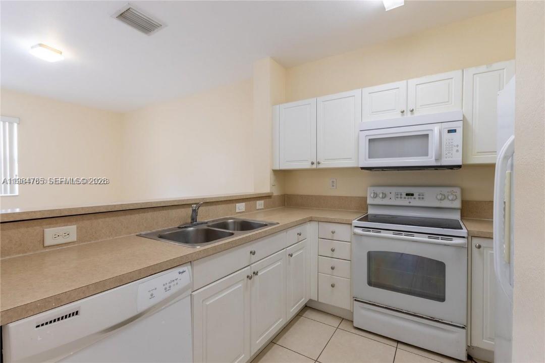 1490 Northeast 33rd Road, Unit 10118 Homestead, FL 33033 - Photo 2 of 8
